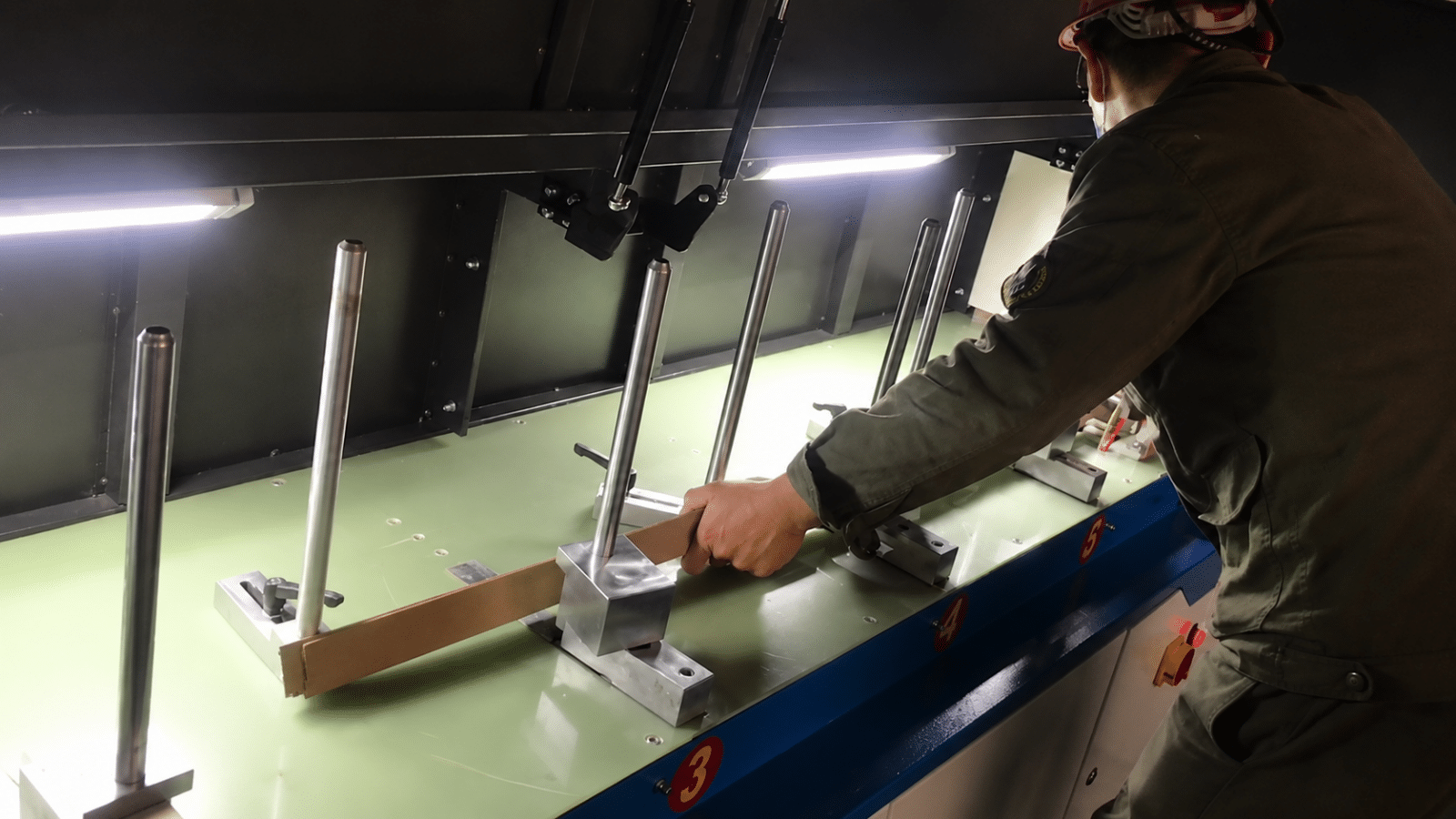 automatic-feeding-punching-machine-cnc-control