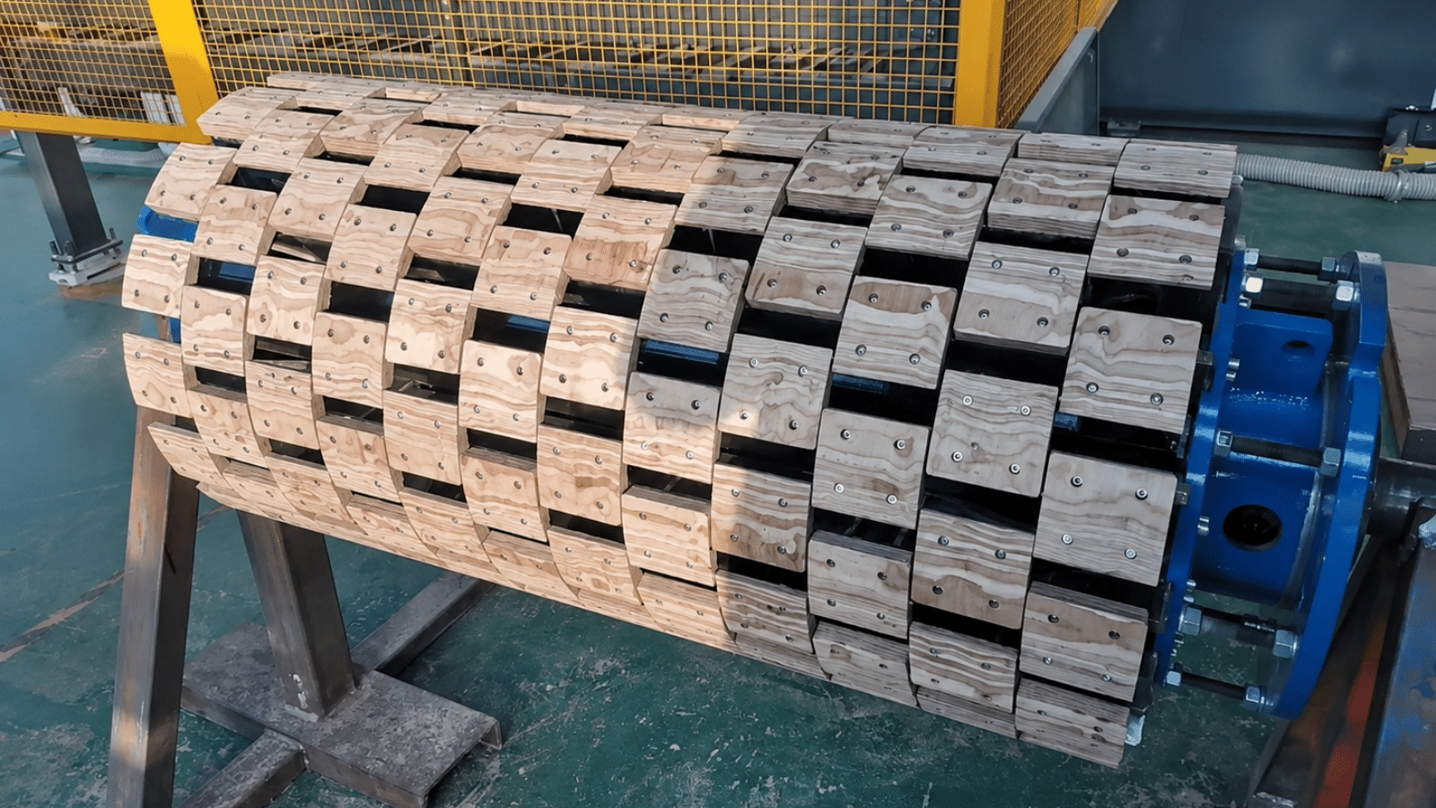 Precision expandable winding mandrel used for transformer coil forming and assembly