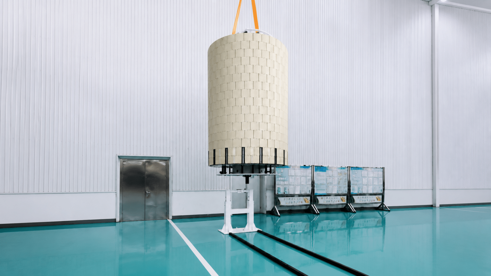 Transformer coil winding fixture with stable expansion mechanism and accurate positioning