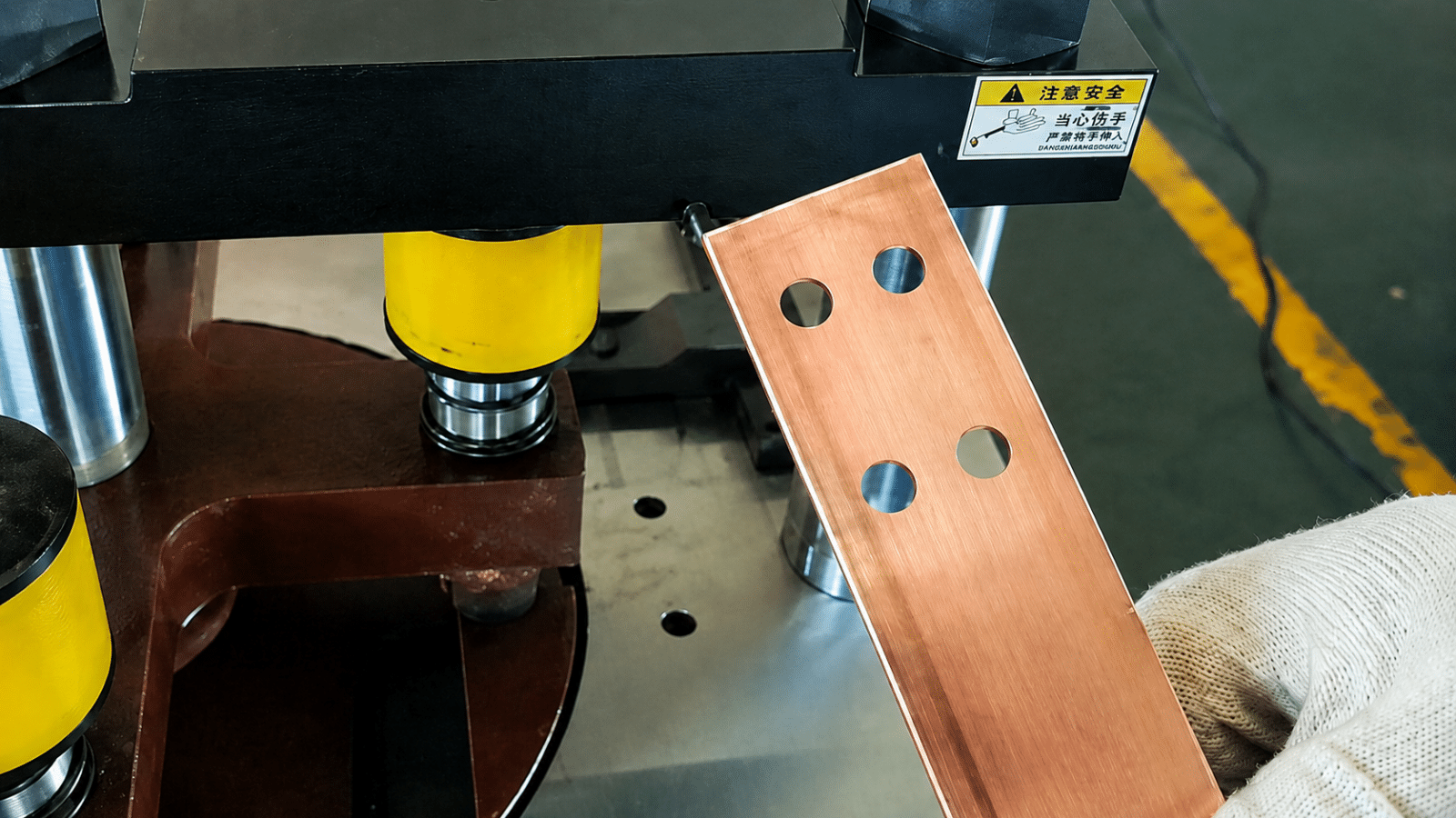 Finished copper busbars punched holes