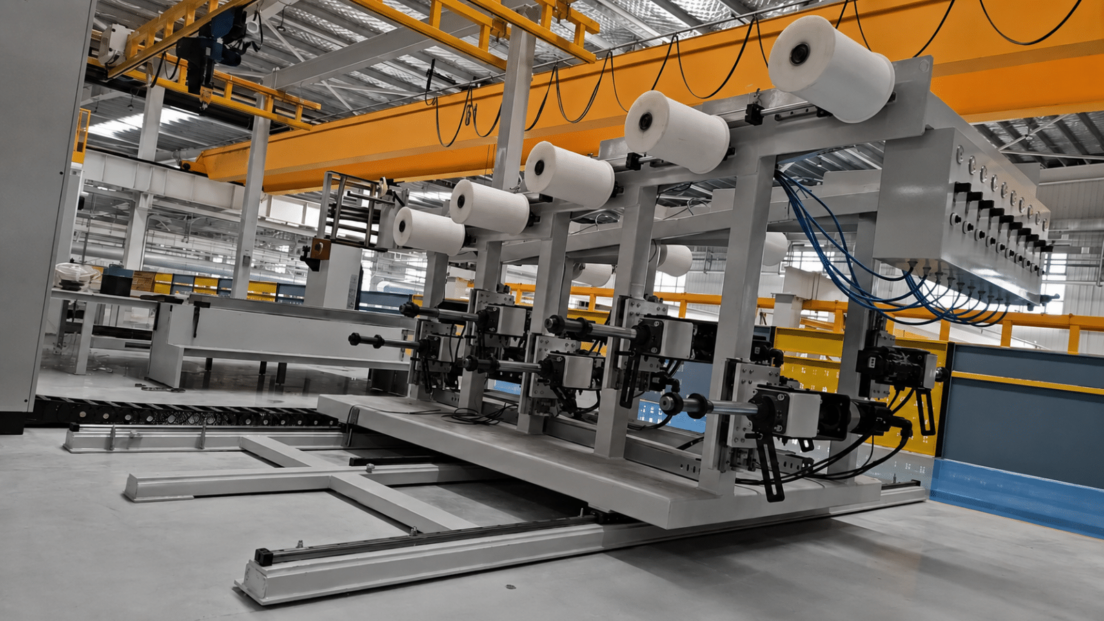 Heavy duty pay off stand designed for transformer wire and foil unwinding operations