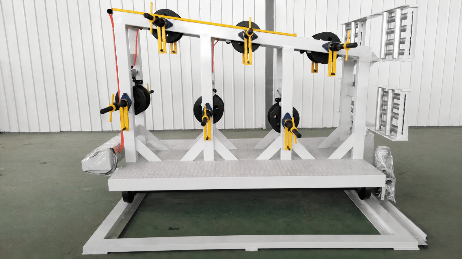 Industrial conductor pay off equipment with stable tension control for winding processes