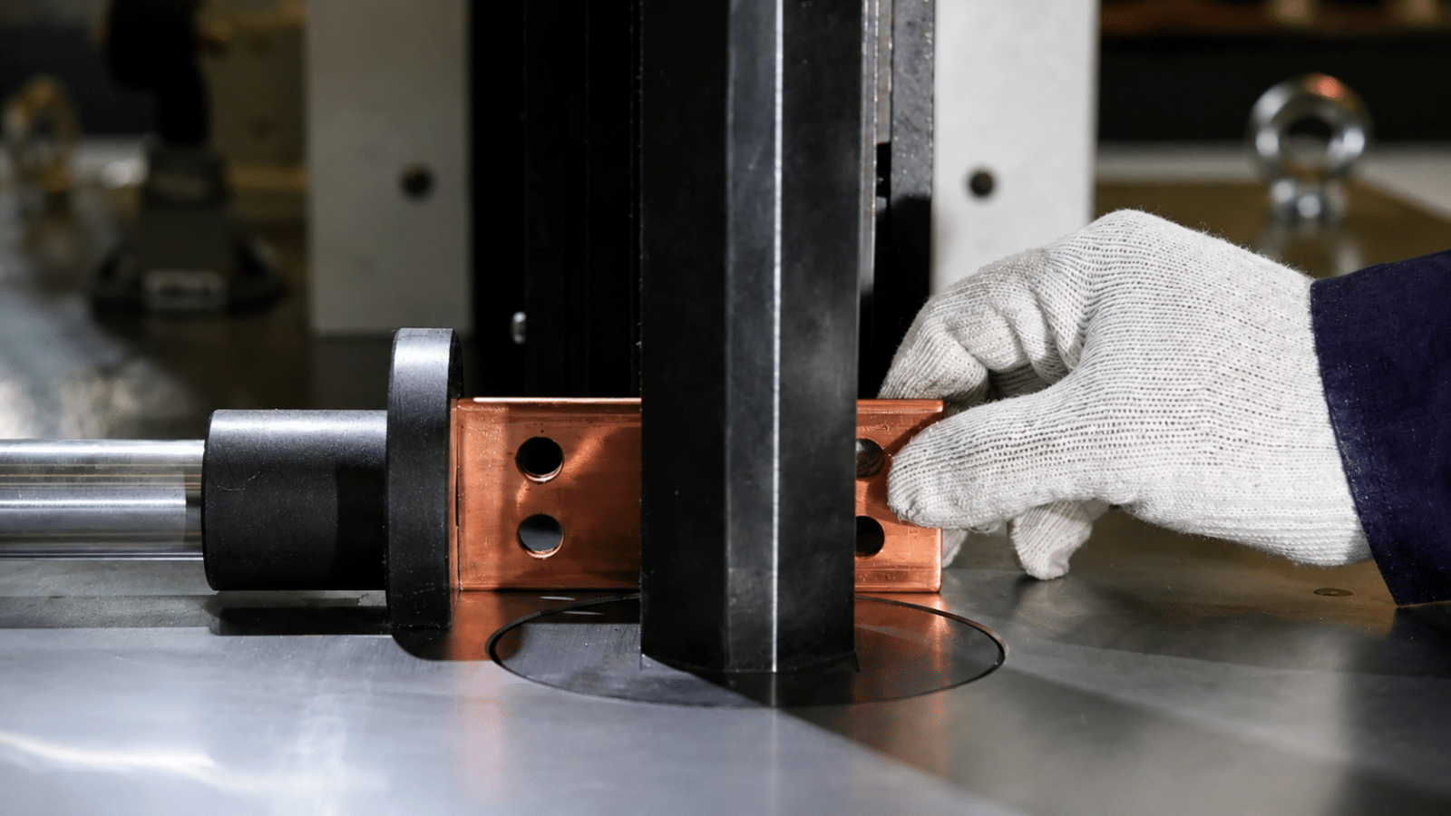 cnc-copper-and-aluminum-busbar-bending-machine