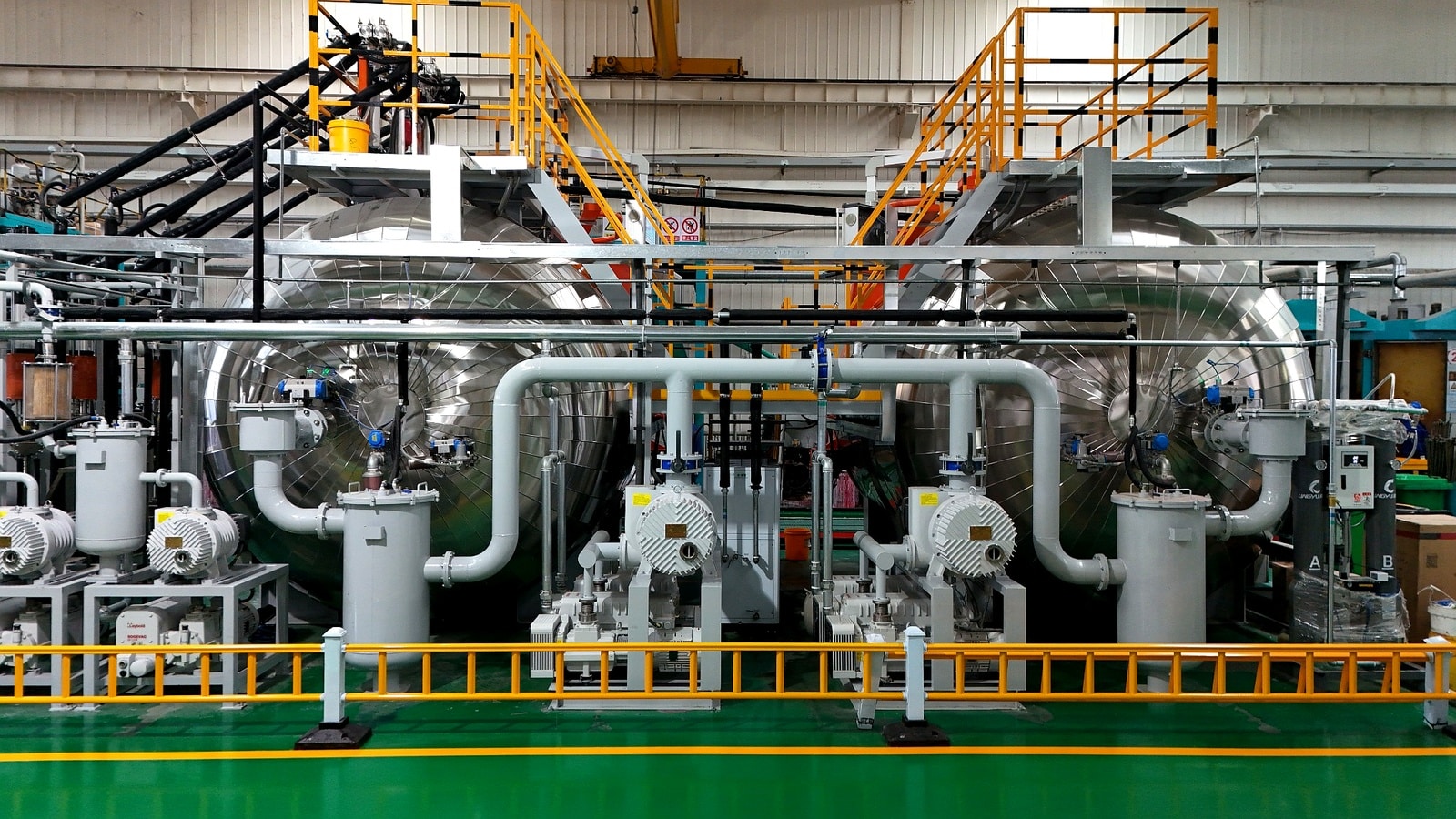 static-mixing-vacuum-casting-equipment-for-medium-voltage-insulators